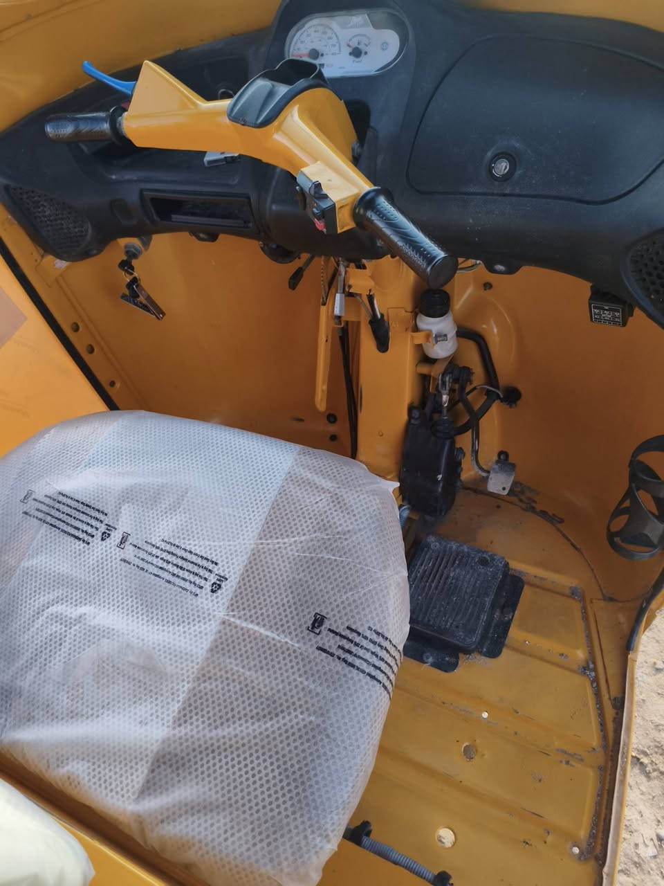 أسلام عليكم شباب تكتك بياجو كفاله عامه ماناقصه برغي موديل2021/8 رقم وسنويه تحويل ثاني يوم ألسعر 4750 وبخدمت الشراي 
 ألمكان ناصريه قضاء الرفاعي
***********
