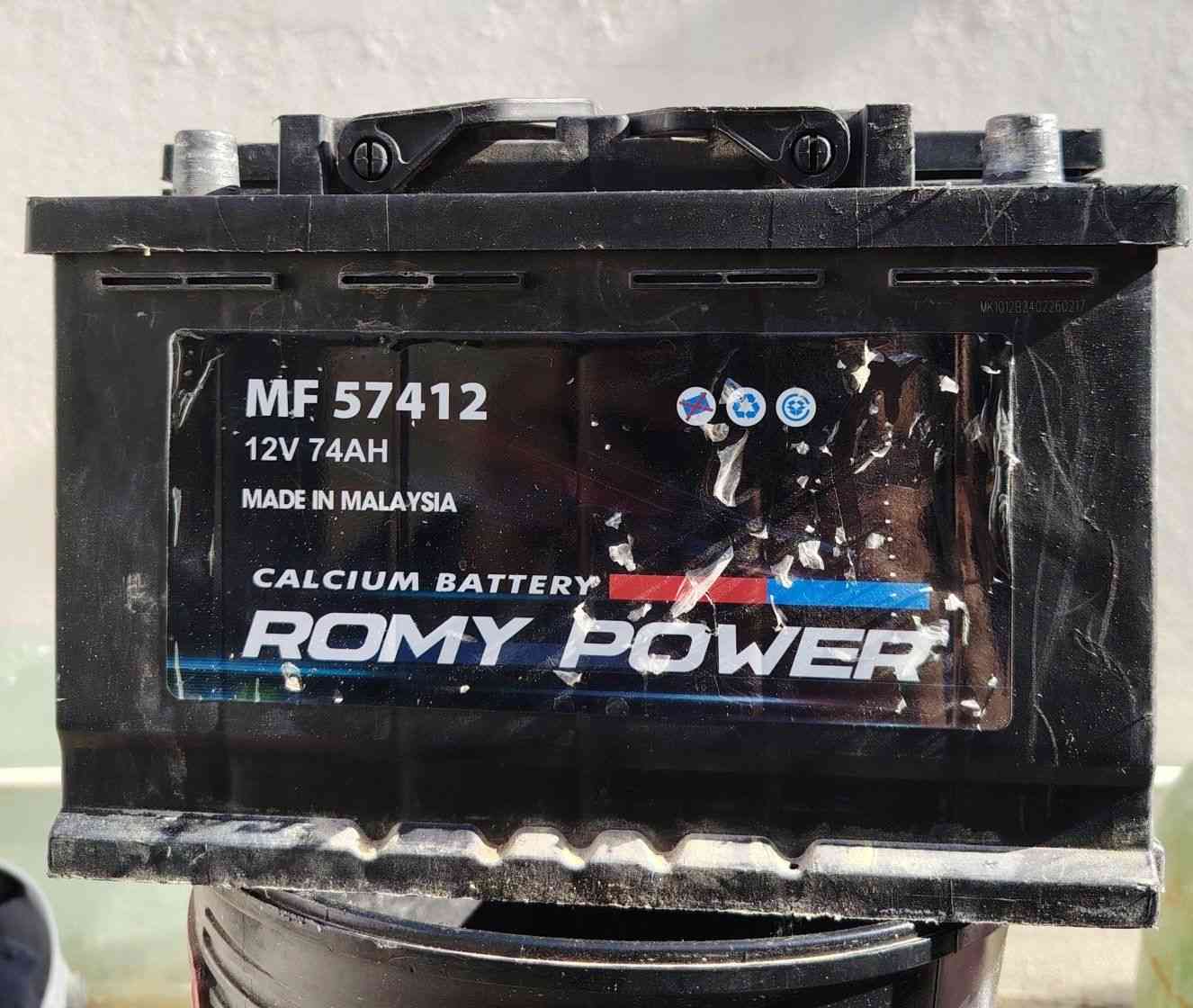 للبيع بطارية سيارة نظيفة استخدام قليل للتواصل واتساب ***********
