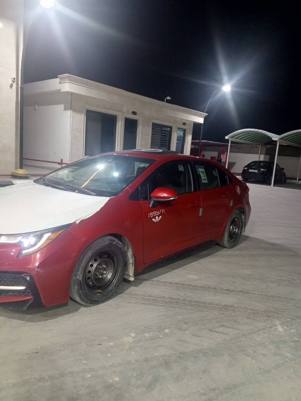 السلام عليكم للبيع كورله أمريكي مديل2020
حادث تبديل بنيد 
بدون ارباك بدون دواخل
مواصفات s رياضي 

رقم  اربيل جديد
تحويل مباشر 
كير ومكينه مكفولات
مكانه تكريت 
سعره 140 وبيه مجال
رقم هاتف ***********
