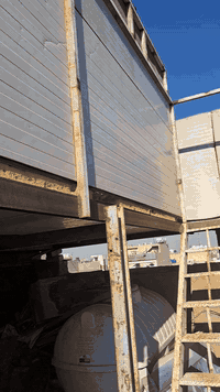 واجهات حديد وسندويج ودرج وباب تفصخ وتاخذهن  للبيع مكان بغداد
***********
