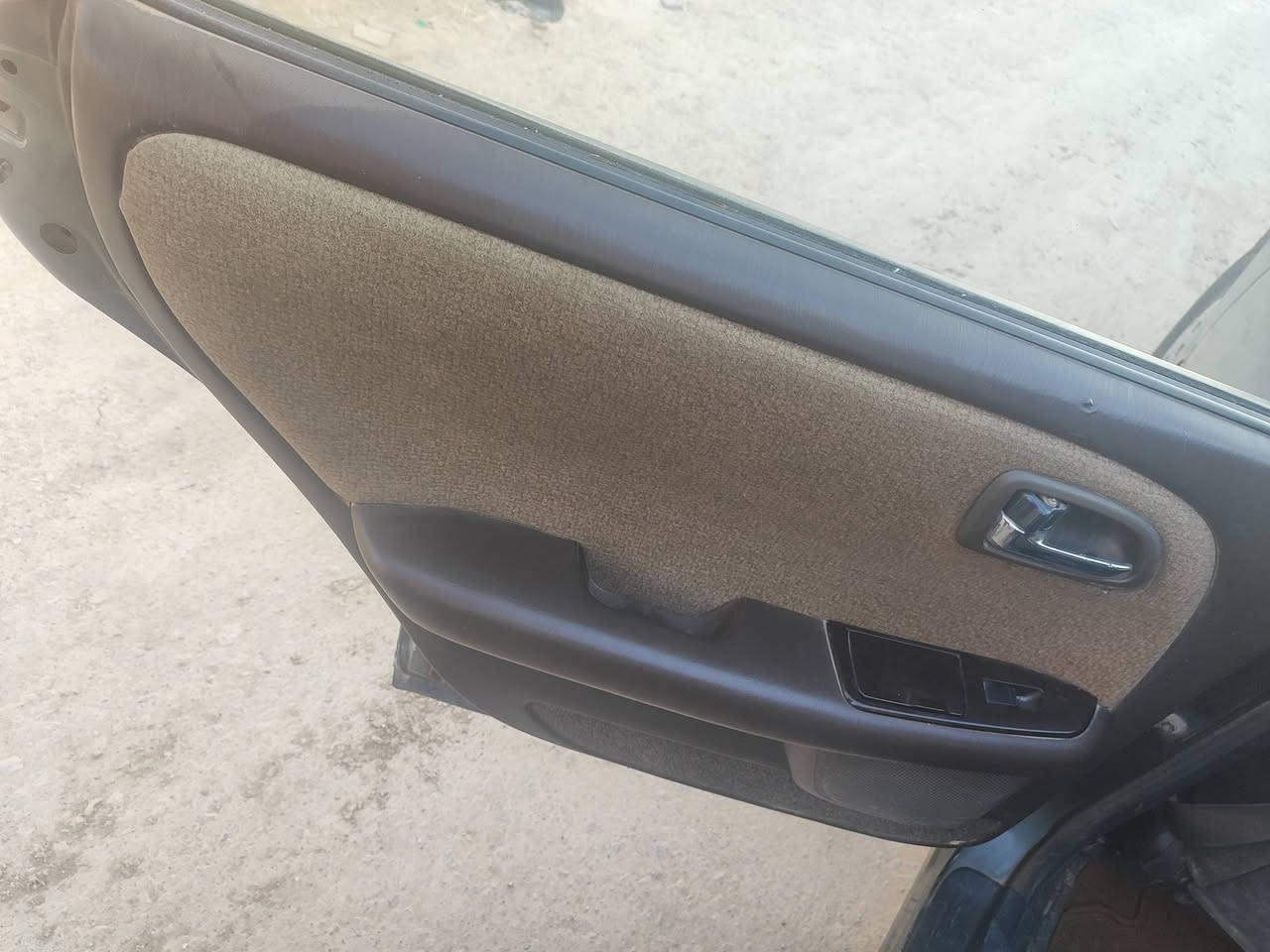 شيزر للبيع او المراوس موديل 1993
سيارة كاملة ومكفولة من الكص ونقل الجثة والضربة-محرك ونجي وحدادية ممتاز -تبريد و بلوتوث شغال-رقم إنكليزي جديد- صاعدة هِزّة- سنوية لحد 2031 سيارة كامله مالة جناي
السعر 53 وبيها مجال 
***********
