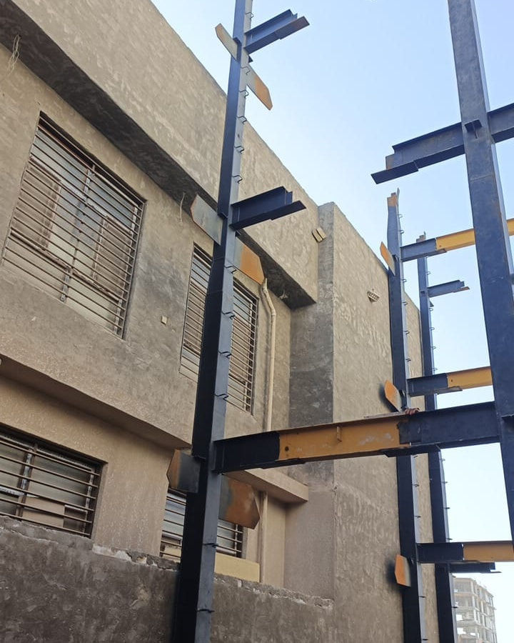 بنايه من ست طوابق بنظام ال steel structure 
منطقه الروظتين 
بواقع شقه في كل طابق ....مساحه شقه 120
مستعدون لتصميم وتنفيذ كافه الأعمال الفولاذيه مع كوادر متخصصة ..
تصميم انشائي...معماري ...ميكانيكي..كهربائي
المهندس حسنين الطباطبائي ***********
