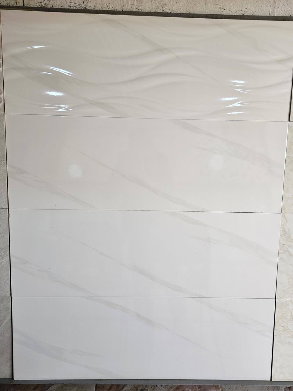 سيراميك جداري جوكر للصالات والمطابخ والصحيات قياس (30*60 / 30*90) (عجينة بيضاء) 🤍🤍 عدالة 100% 💪💪

متوفر لدى #معرض_المصطفى_للسيراميك 

***********
*********** 

العنوان : واسط الزبيدية - شارع الحي الصناعي - معرض المصطفى للسيراميك
