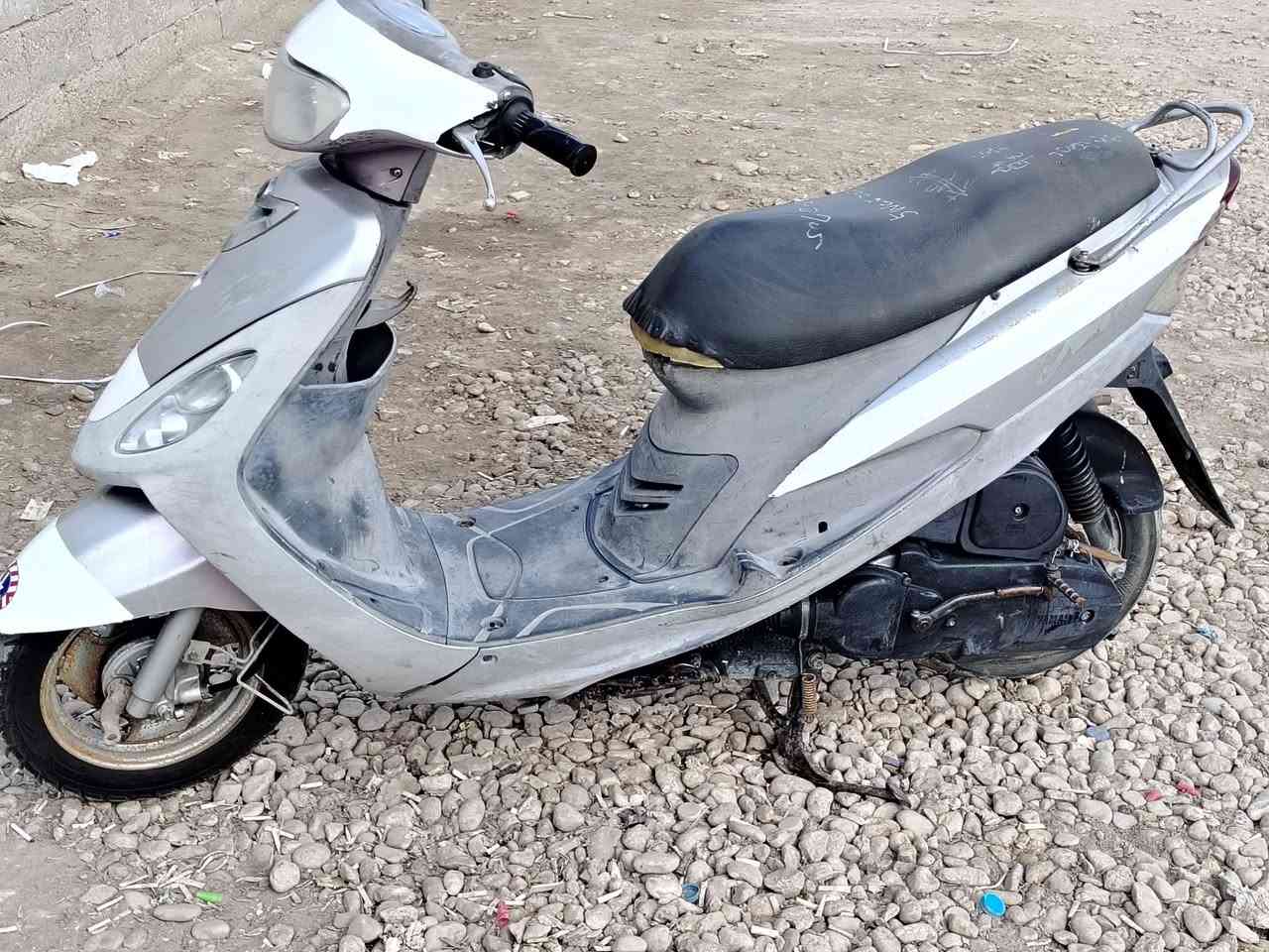 السلام عليكم
ماكس منغولي  نضافه شوفت عينك                                 مكاني ديوانيه شارع الكوام
ع الفحص 

سعر خاص او اتصل ***********
