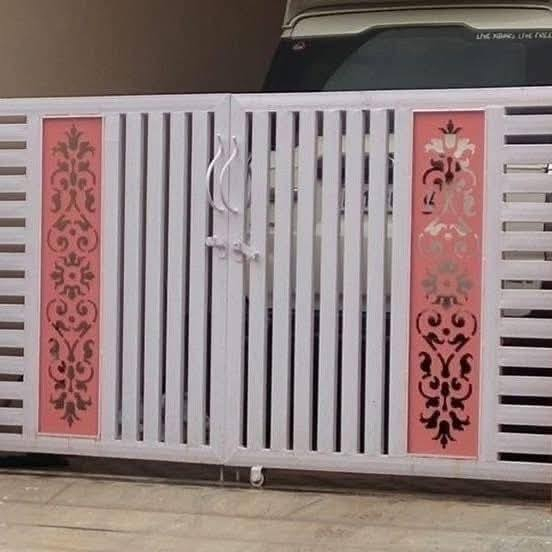 مستعدون لتبديل باب السياج القديم بجديد حسب الطلب لتوصل*********** واتساب
