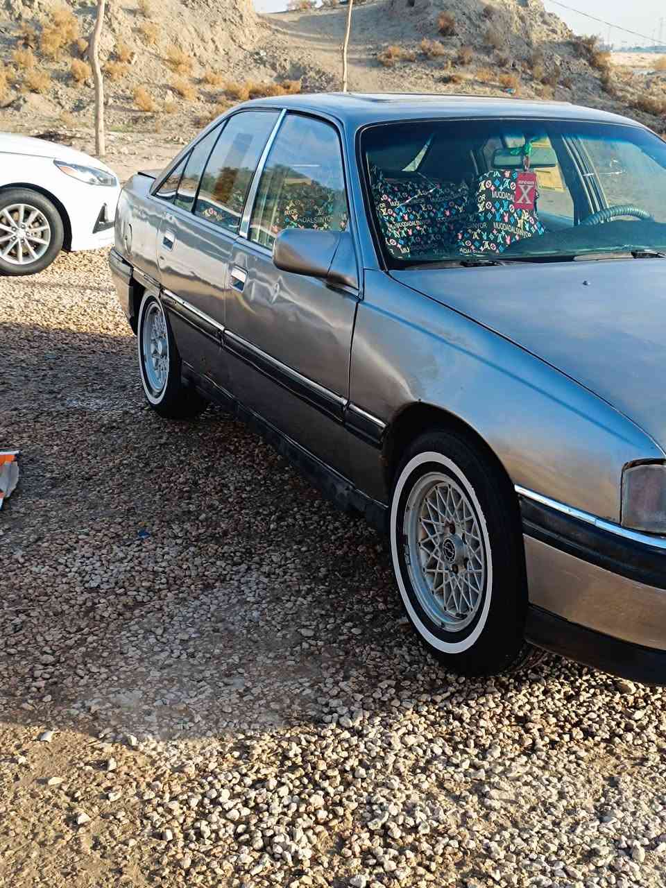 السلام عليكم اوبل اوميكا للبيع مديل 1992 مكينه كير حداديه جديده تخم تاير ابو الخطة جديد السعر 26 وبيه مجال المكان الديوانية غماس رقم ***********
