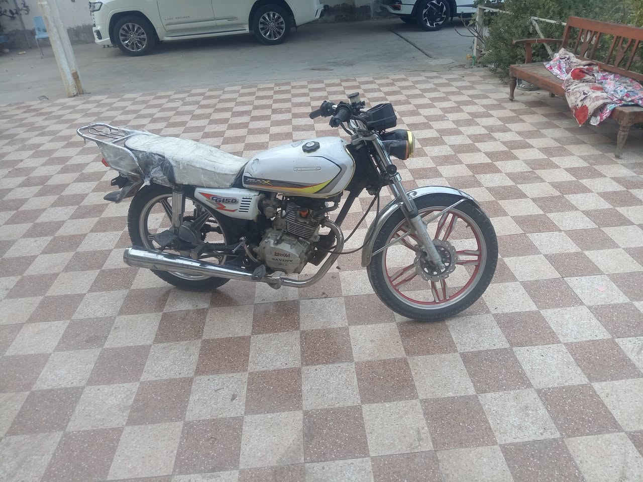 السلام عليكم ايرانيه سولنك موديل ٢٣ الأوراق كامله موجوده   السعر ٣٠٠ مكان بغداد الشرطه ***********
