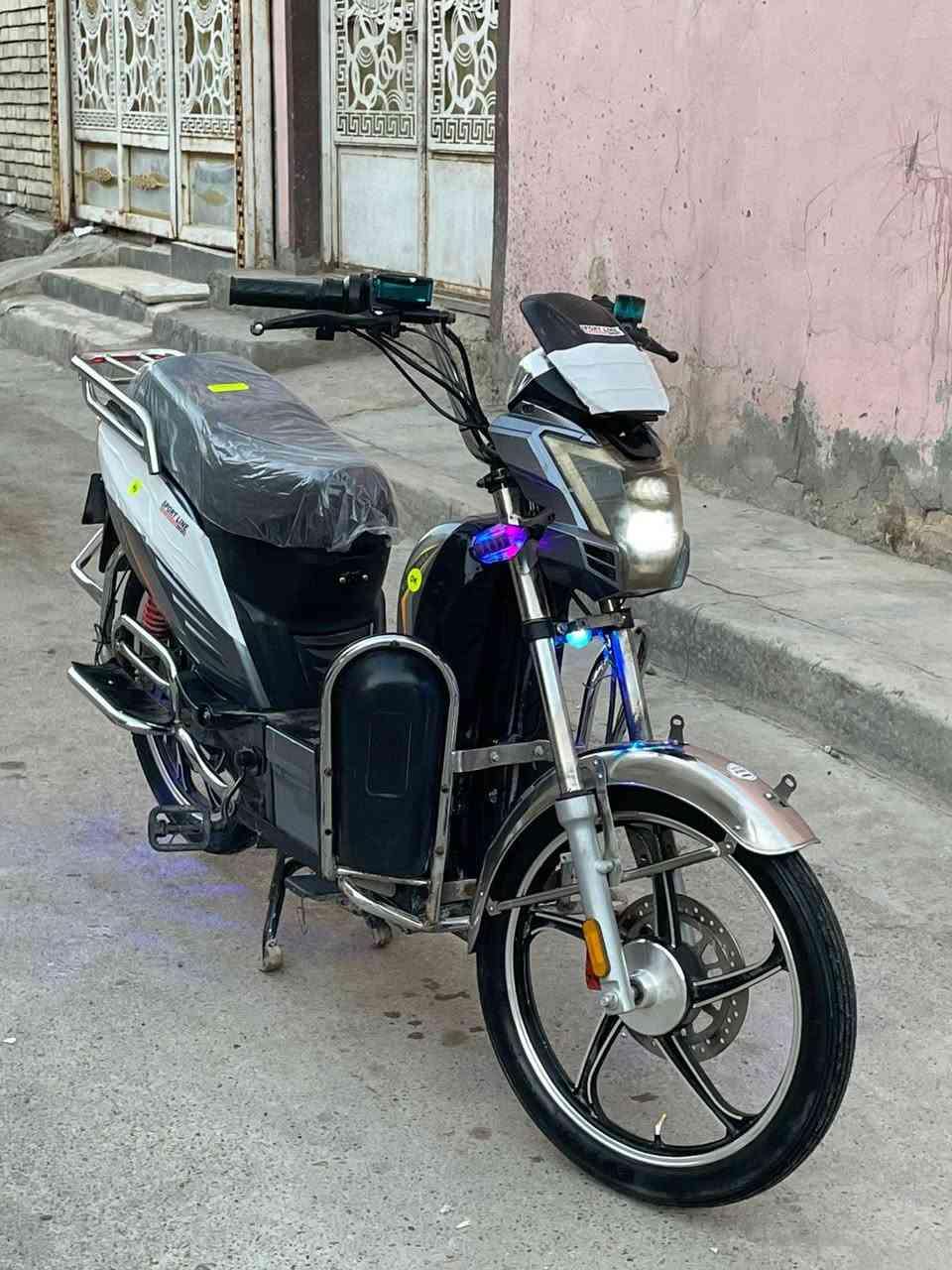 السلام عليكم دراجة هارلي 2025
5 بطاريات كبار جدد 
مثبة سرعه 
3 نمر 
تشغيل عن بعد 
انذار سرقه 
دبل اشاره 
السعر 380 وبيها مجال 
العنوان بغداد بلديات 
الرقم ***********
