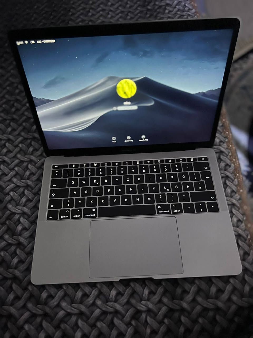 ماك بوك برو 2017 i5 باقي المواصفات بـالصورة جهاز نضيف استعمال خفيف دراسة كامل ملحقات كارتون وشاحنة اصلية للبيع مكاني البصرة الجمهورية ه‍ـ***********
