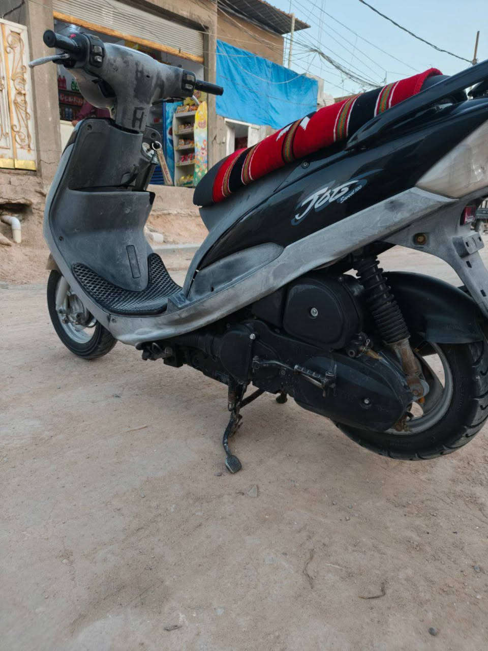 سلام عليكم  ماكس منغولي بلاديه دراجه حاويه برغي مامفتوح بيها كهربائيات كلها شغاله عالي وناصي اشاير يمنه ويسره سلف وهندر  المكان نجف ***********
