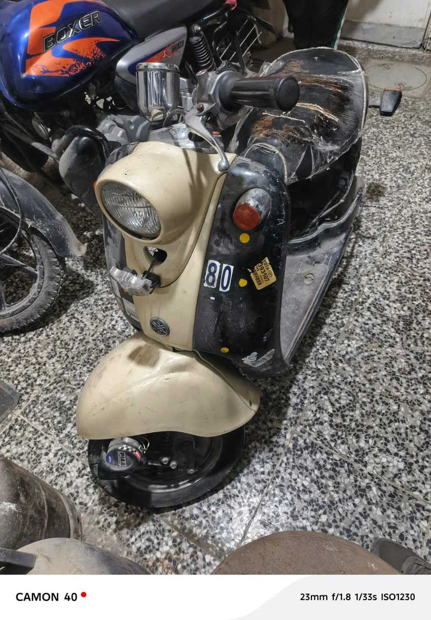 السلام عليكم دراجه كلاسك للبيع دراجه خير من الله كابريتر جديد تايرات جدد مابيها نقص دراجه حلوه رايدها ب١٧٥ وبيها مجال


**إذا كنت صاحب هذا الإعلان وتريد حذفه لأي سبب، رجاءا أرسل رسالة إلى الدعم الفني**