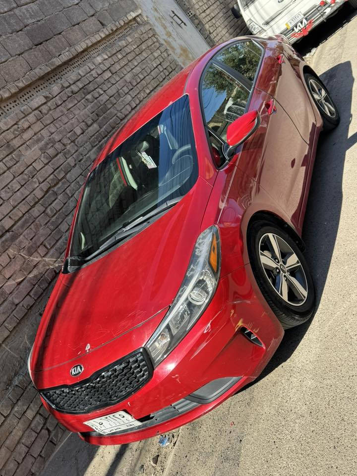 فورتي وارد امريكي 2018 
الفئة s 
كاميرا 
شاشة كبيرة 
ثلاث أنظمة قيادة 
تحكمات جهتين
مانع انزلاق ABS
شاشة عطلات و ترحيب 
ماشية 95 
حادث امريكا فقط جنطة ومصلحة 
مبدل بيها جاملغ وبنيد وجاملغ خلفي مصبوغ 
سيارة مكفولة كير ومحرك 
منظومة تبريد جديدة نهاية الصيف مبدلها 
سيارة جاهزة تمامآ 
السعر 120 ورقة وبيها مجال 
***********
