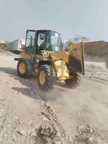 للبيع شفل كوماتسو حجم 100 مكفول كفاله عامعه شفل جديد تخم تاير كير مكانيك قماره دور دفع رفع خير من الله موديل 2018 السعر 320اتصال ع الرقم ***********
