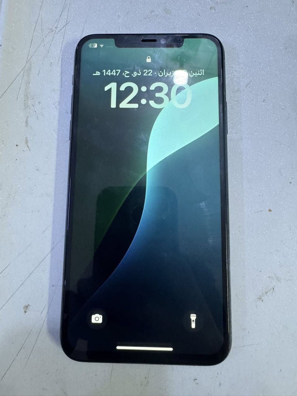 ايفون 11 pro amx
مبدل بطاريه 
قافل الايكلود ناسين الكلمه سر 
ذاكره 256
كامره خلفيه متوقفه
كامره اماميه مغوشه
السعر ب 175 وبي مجال  
***********
