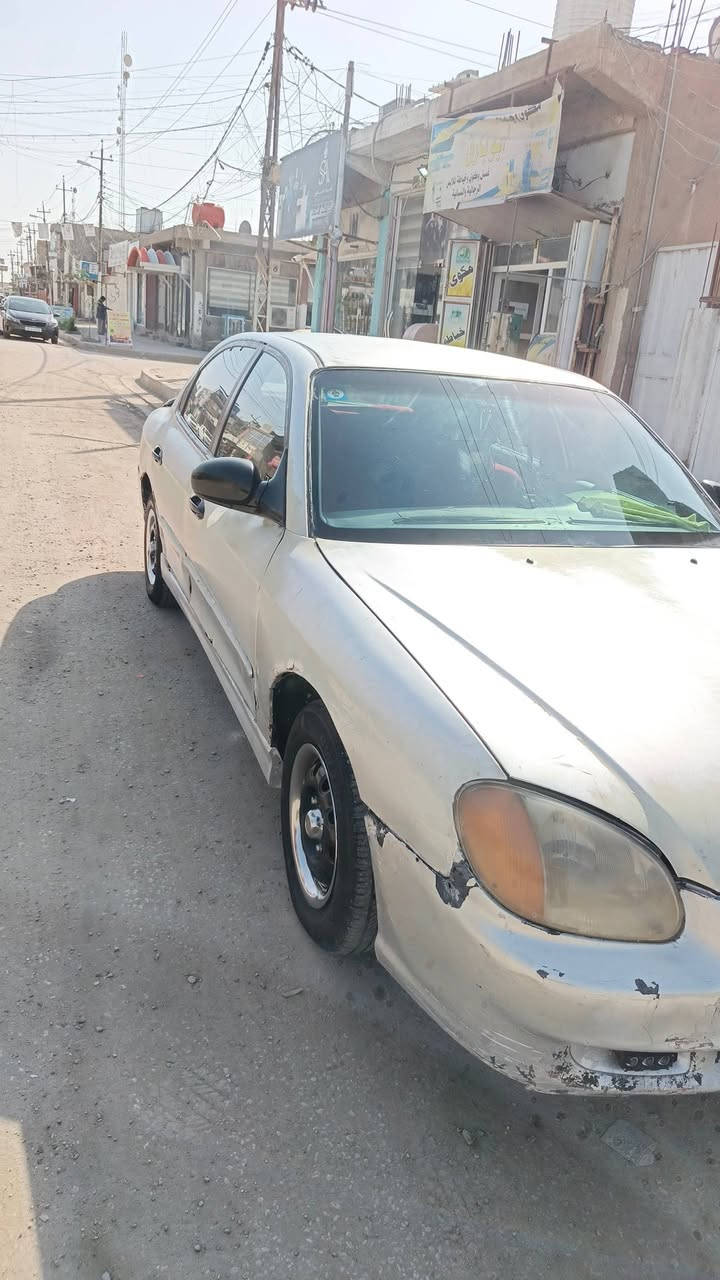 السلام عليكم بيع او مراوس
سوناتا موديل ٢٠٠٠
مكينه وكير نظيفات سياره كير عادي
صرف بانزين ماتصرف غرفته نظيفه حداديه حلوه سياره ناعمه فقط كشره يحتاجله ترتيب 
راعيه نسيبنه ويريد يداور 
مسجل سماعات صوت حلو وعالي 
سياره سعره ٣٢ وبيه مجال بسيط 
شادله دوشمه جديده ترايك وين مايعجبك
مكاني بابل محاويل 
***********
***********
