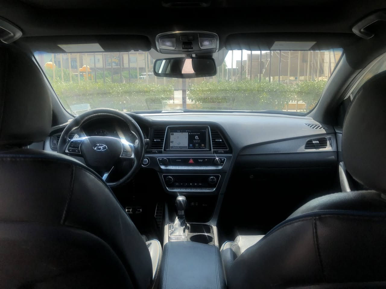 سوناتا 2018 للبيع وارد امريكي
فول موصفات كلشي موجود 
كشتات جلد
تدفأه تبريد 
زنون 
نقط عمياء 
انحراف مسار 
ستيرن Q
شاشه كبيره 
محرك 2000تيربو 
سياره نشطه بشكل مو طبيعي 

للستفسار ؏ــلىٰ رقم 
***********
