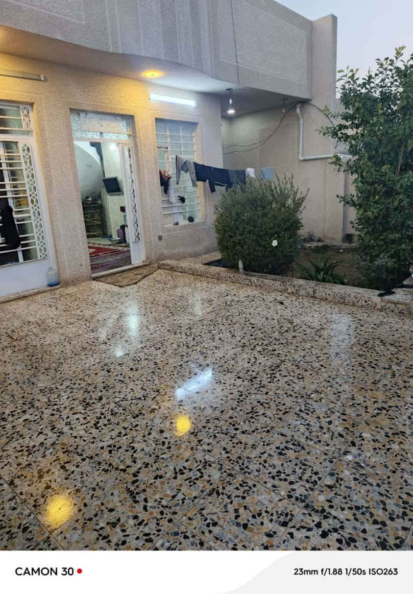 سلام عليكم بيت للبيع 200متر قاط واحد البيت طابوك مطلوب اسكان 40 مليون العنوان السلاميات قرب مدرسة السلاميات الابتدائيه السعر الصافي 83 رقم القطعه 4253 /***********
