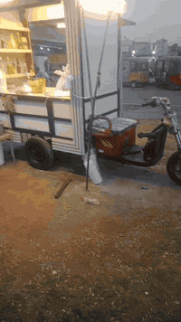 ستوتة عبارة عن كشك كبير للبيع سعرة مليون و700 لبلبي وشلغم وحب 
***********
