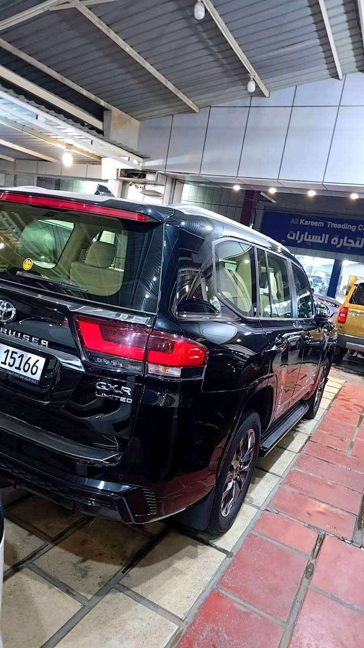 GXR 2025
ماشيه ١٢ مغلفه سياره PPF كامل 

🔸  تويوتا لاندكروز  GXR 

 🔸موديل 2025 🔸

🔸كشنات الامامية كهرباء + تبريد 

🔸كشنات صف الثالث يدوي 

🔸بصمة + تشغيل عن بعد 

🔸فتحة سقف 

🔸ثلاجة 

🔸3 شاشات 

🔸صندوق كهرباء

🔸8 ايرباك 

🔸اضوية led + كشافات 

🔸شاحن لا سلكي 

🔸فول تحكم ستيرن 

🔸تدفئة تبريد قطعتين 

🔸حساس امامي و خلفي 

🔸🔸     مرقم اربيل 🔸🔸 

🟥ضمان احصل الآن على خدمة مجانية لمدة عامين أو 40,000 كم على 

   ***********
