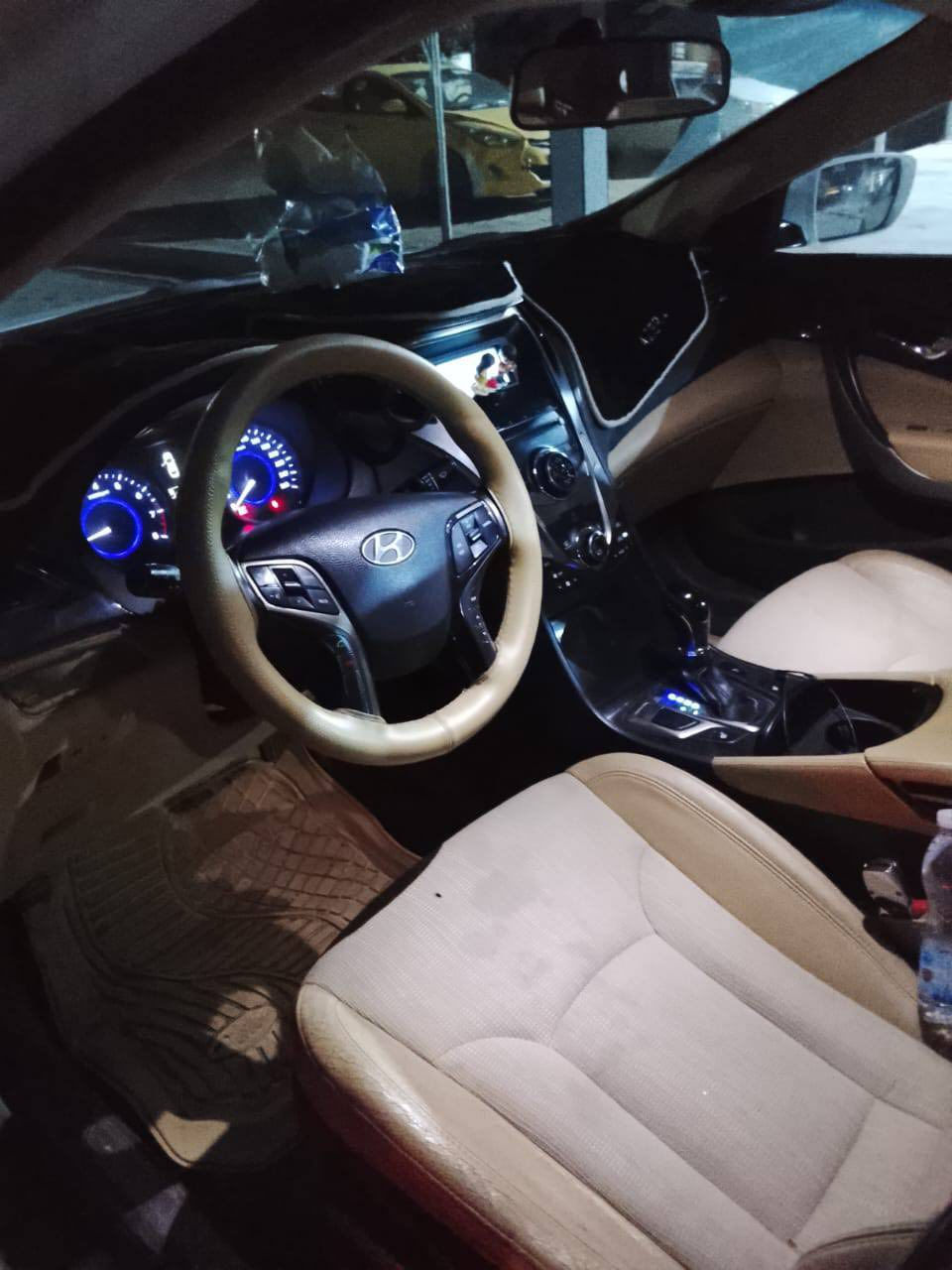 سلام عليكم ازيرا موديل ٢٠١٤ كفاله عامه وارد خليجي سياره مامتعوبه موضحه بلصور والسونار هم بلصور اتصل بيك خير وتدلل

0772 855 9918
