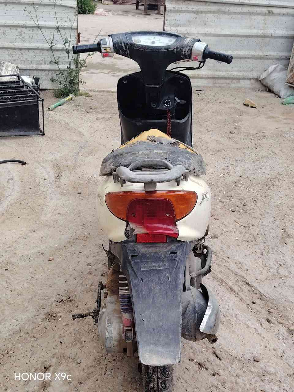 سلام عليكم دراجة ٦٠ عصفورية فحل
دراجة خير وبركة نكره هندر مالك دخل بالكشر دراجة مجفت جديد دراجة بيها معدل خير وبركة مبدل بيها كلجات جديدة كابريتر جديد الكلوب موجود مالتها بس ما شاده دراجة تجي تأخذها وتروح بيها مكاني حي التراث مال بياع  شارع ٦٠ رقمي ***********  دراجة معروضة عل ١٥٠ وبيها مجال تجي تفحص ونتراهم عل سعر مو مشكلة
