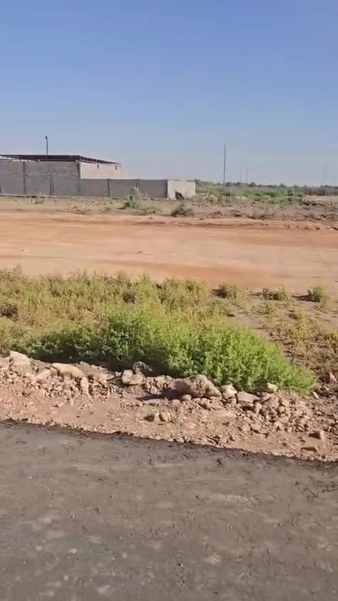 السلام عليكم 
قطعه ارض للبيع المساحه الكليه 400. طابو زراعي سند 25 تحويل مباشر القطعه كلش قريبه عالشارع العنوان حله شارع 100 الرابط بزل حجي علي السعر 35. للاستفسار الاتصال على الارقام التاليه 
***********
***********
أو زياره مكتب 🛣️ السور الامين شارع 100. قرب مدرسة الطفوف
