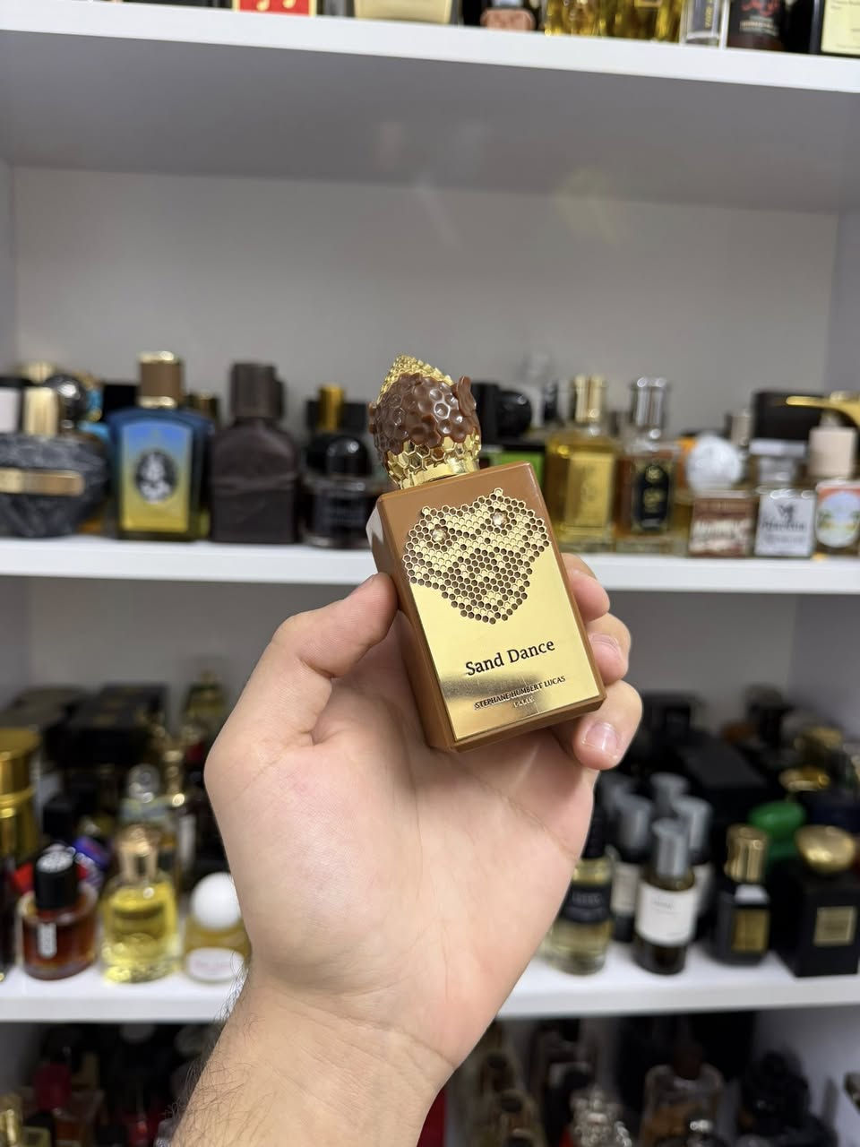 السلام عليكم
محموعة عطور اصليه للبيع تفاصيل اسفل الصوره🙏🏼🩶


**إذا كنت صاحب هذا الإعلان وتريد حذفه لأي سبب، رجاءا أرسل رسالة إلى الدعم الفني**