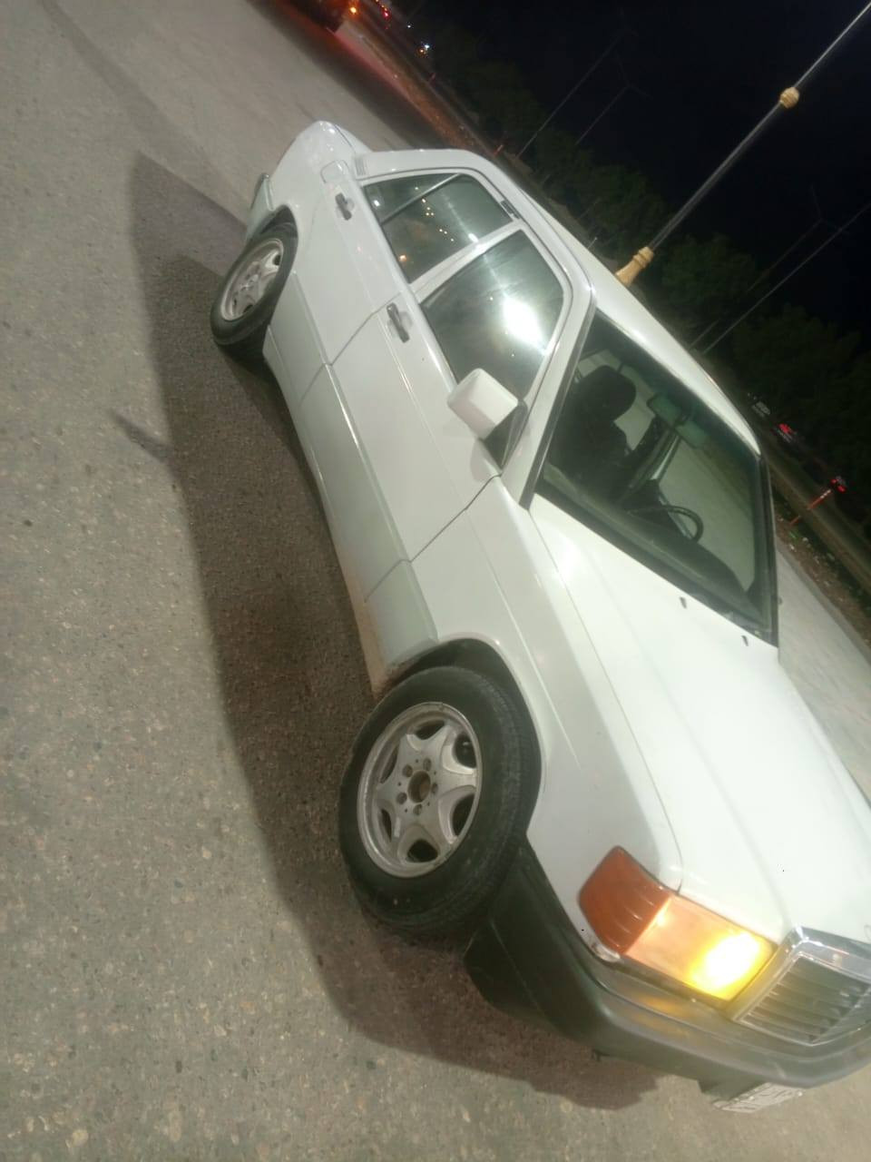 سلام عليكم مارسدس طيارين موديل 91 سياره على البلاد بدون صبغ فقط الباب الخلفي مصبوغ مكينه ياباني ونجي مكان بغداد السعر 39 /. ***********
