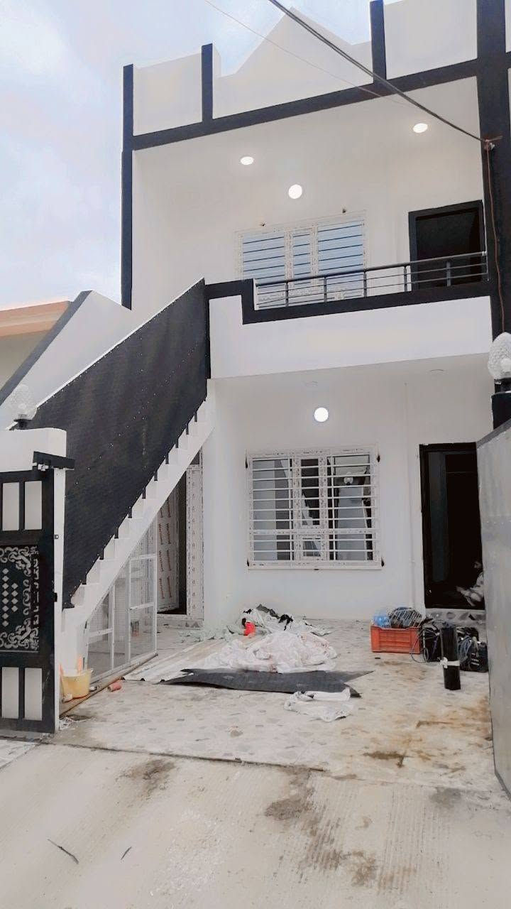 سلام عليكم حسين حداد لكافة انواع حداده جملونات ديكورات منازل باب خارجي داخلي مرجوحه للاستفسار خاص او واتساب ***********
