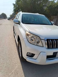 برادو 2013 كويتي شرط ( اخت الزيرو ) بعدهه بوضع الشركه   السياره جديده ...