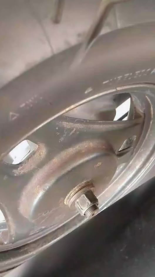 سلام عليكم دراجه زنبور لبيع مكينه مامفتوحه كهربايات كله شغله هورن مكان دراجه بصره ام قصر سعره ٣٠٠ رقم ***********
