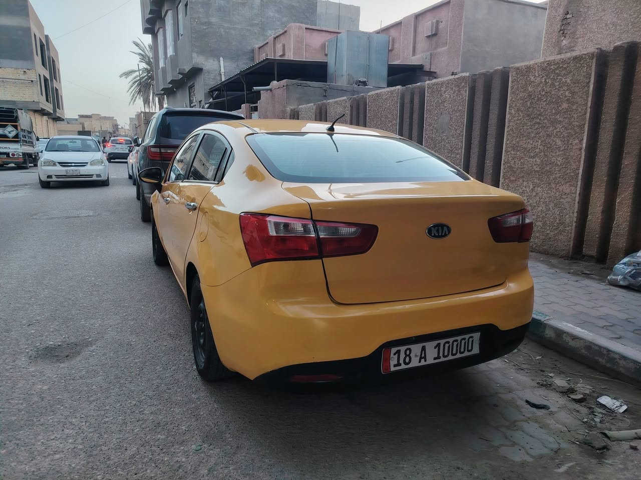 سلام عليكم اخوان هاي سياره البيع  ٢٠١٣ سياره مكفوله من ضربه القويه كير شرط مكينه خير من الله ولا تنقيص ولا شي بس خيط بخار خفيف حداديه ٥٠/ ١٠٠ رقم جديد مداور ثاني يوم    صندوق جنطه مبدل  رقمي *********** السعر ٨٠ وبيه مجال الطيبين حك الجيه
