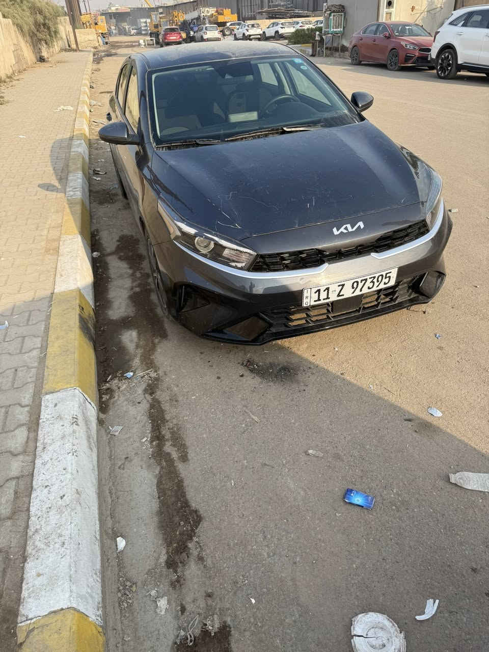 سلام وعليكم كيا فورتي موديل ٢٤ رقم بغداد الدولي. بدون ايرباك بدون لغد ولاشاصي. بدون تكم بيها صبغ. الباب الأيمن ربع الباب فقط. وبيها شخوط فقط الحادثه مال امريكا. العنوان. صليخ او  الاعظمية. تلفون ***********
