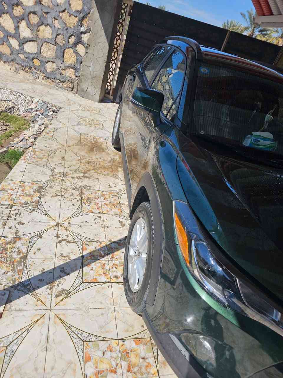 للبيع او مراوس 
كورولا كروس ياباني وارد اميركي 
مرقم انبار  باسمي تحويل مباشر  
🚘 ماشية 42 ميل 
🚘 موديل 2022
🚘حادثه بنيد وجاملغ الامامي سونار مرفق بالصور 
ارباك استيرن طاك بعده ما مصلح 
⚙️ حجم المحرك 4Cylinder 2.0L 
⚙️ مرتبط بناقل حركة أوتوماتيك 
⚙️ يبلغ عزم الدوران 205 نيوتن/ متر 
🐎 بقوة 169 حصان 🐎🐎
🔑 مفتاح التشغيل بصمة 
‼️ اريل نفكيتر 
‼️ رادار 
💡لايت هالوجين 
🛞 حجم الاطار 215/60R17 
🛞 ويل كب 17
🛞 4 دسك
🛞 حساسات ضغط الاطارات 
✨️ اشارة في المرايا الجانبية 
✨️ المرايا قابلة للطي 
🌧 ماسحة خلفية 
🎈عدد AIR BAG 7
🚗 هاند بريك كهرباء 
🚗 ا ABS  و شحن واير لس 
🖥 دشبول شاشة ديجيتال
🛣 مثبت السرعة Cruise 
🎶 تحكمات مقود
🎶 ا Bluetooth / USB 
💺تتسع المقصورة ل 5 ركاب
💺المقاعد مخمل
❄️ تبريد شاشة 
🚘 قطعتين تبريد
🚘 أوتو هولد Auto Hold 
🛣 نظام تحديد المسار 
⛷️ نظام مانع الانزلاق
💵 السعر. 195$  وبيها مجال للشراي 
مكان سيارة بابل المركز 
لاستفسار اكثر يرجى الاتصال على الأرقام : *********** و ***********
تنويه:
الصفحة وسيط فقط بين البائع والمشتري، ولا تتحمل أي مسؤولية عن السيارة أو تفاصيل البيع.
المسؤولية كاملة تقع على الطرفين.
