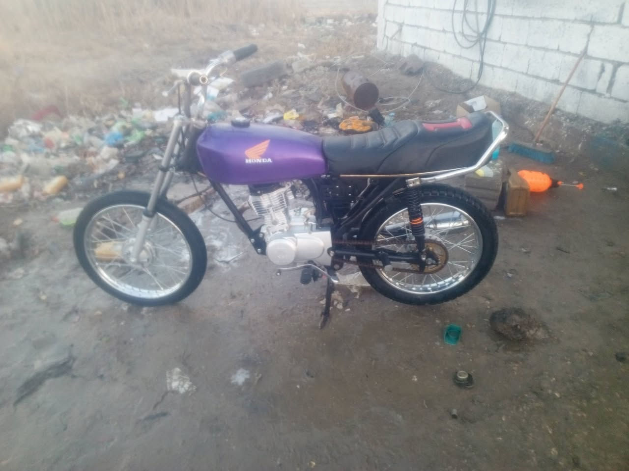 سلام عليكم دراجه لبيع تعمير 24مكينه سيجي نامه دراجه خير من الله شلعه ومعدل مكاني طوريج كربلاء وشراي بي خير ويدلل *********** سعر 425وبيه مجال
