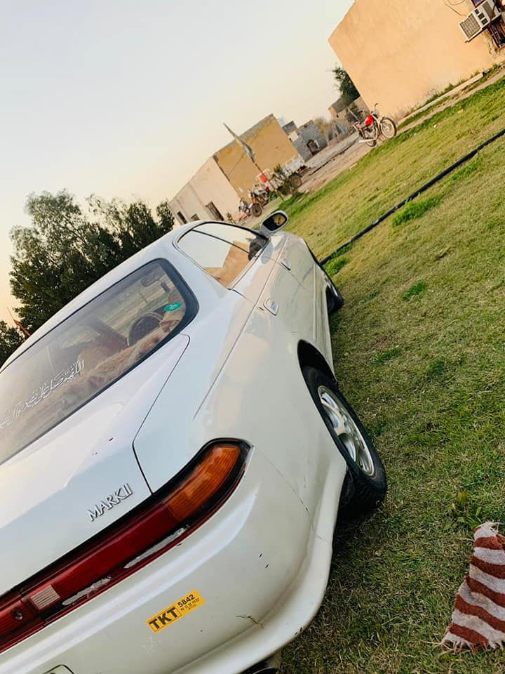 سلام عليكم
 للبيع ساره مارك نفخ 
رقم بغداد .و. 
مكينه 2500 كير مكفول
كهربائيات كل شغاله
لايت زنون
تخم تاير جديد باتري جديد
بيها رشات صبغ اثر جراد
سياره مكفوله من الكص 
ونقل جثه والعيب الشرعي
اصوليات مكفوله مداور ثاني يوم
#مكان_ذي_قار_الغراف 
السعر خاص
*********** ناصرية, ذي قار
