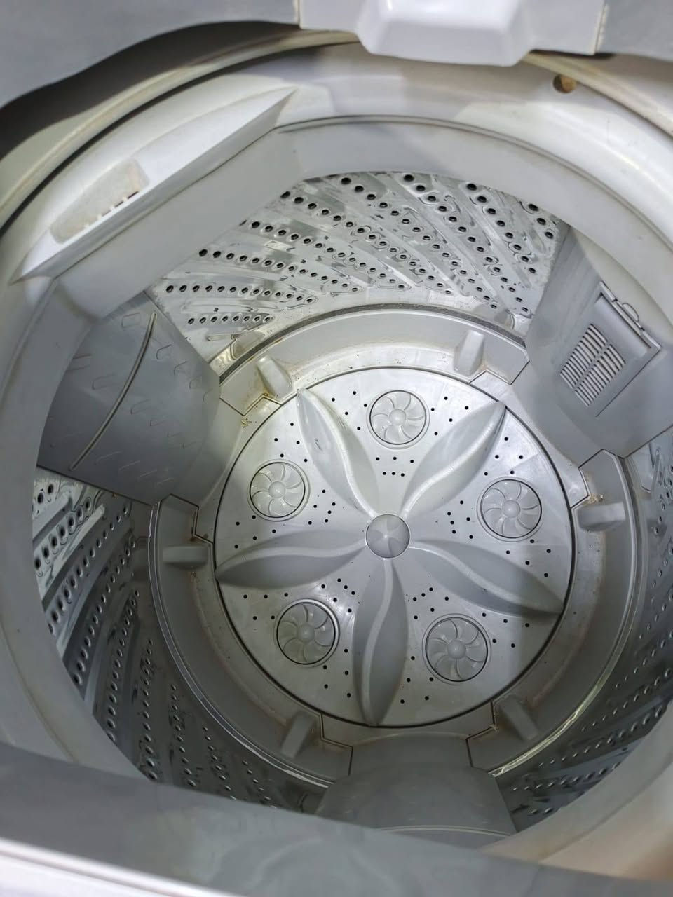 متاح غراض للبيع تصل وتدلل مكلف بل نشر غراض نضيفات شوفتوعأنك مكاني كؤبلة حي المام علي تصل***********
