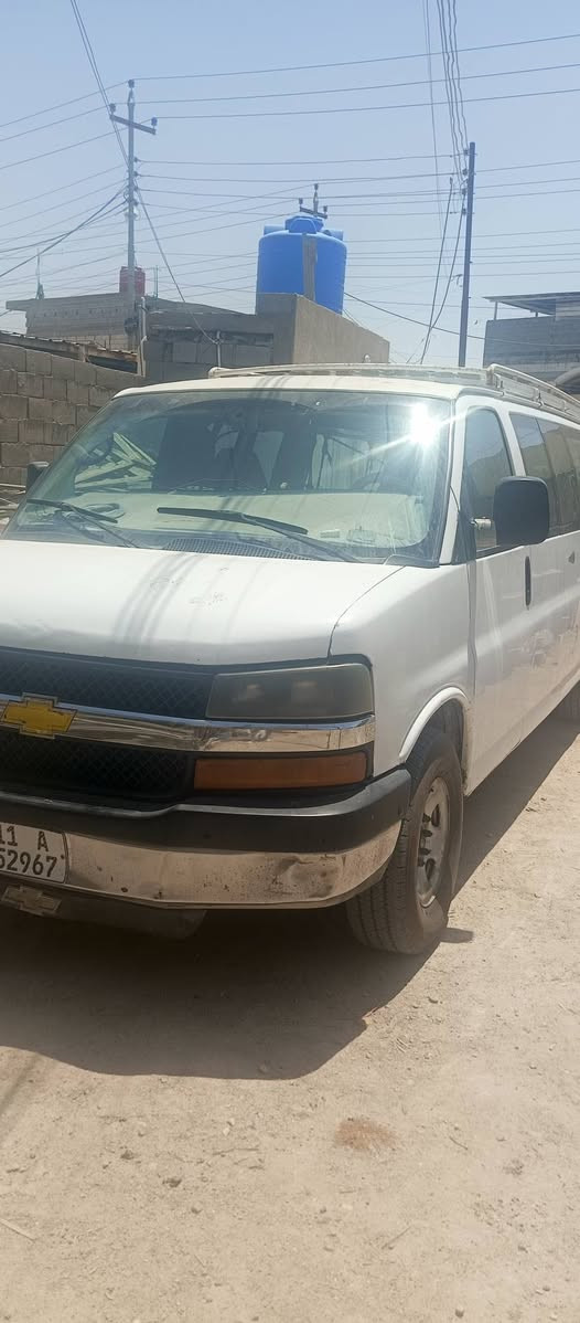 سياره سفانة فان موديل 2009 باب ستلايت السيارة جاهزة تبريد سبلت تخم تايرات برجستون سيارة باسمي خطها بصرة كربلاء السيارة بيها بارد يم قبق  البانزين و رشات صبغ السعر 95 و بيهة مجال قليل جدا رقم الهاتف*********** عنوان بصرة شط  العرب
