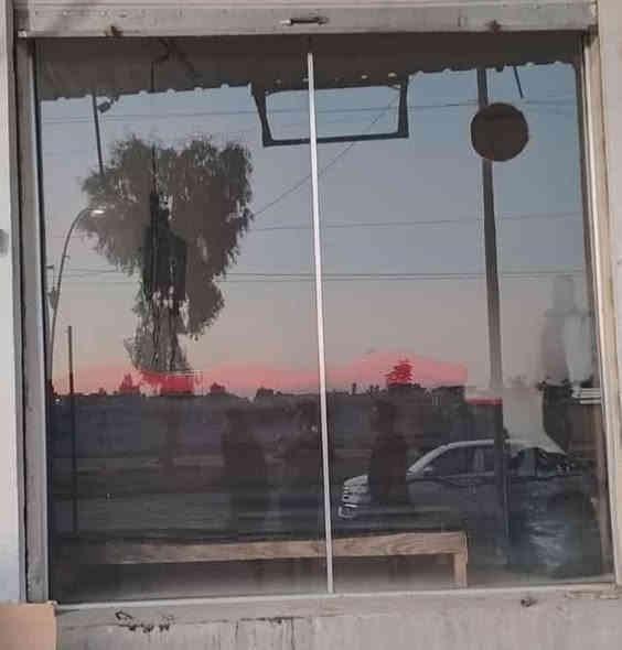 جمخانة عدد ٢
وحدة بيها مدخل قياسها (العرض  ٢.٤٢م)(الارتفاع ٢.٥م)  والأخرى ثابتة قياسها (العرض ٢.٣٧)(الارتفاع ٢.٥)
مستعملين فترة قليلة سعرهم ٣٠٠ اثنينهم  سوى 
***********
