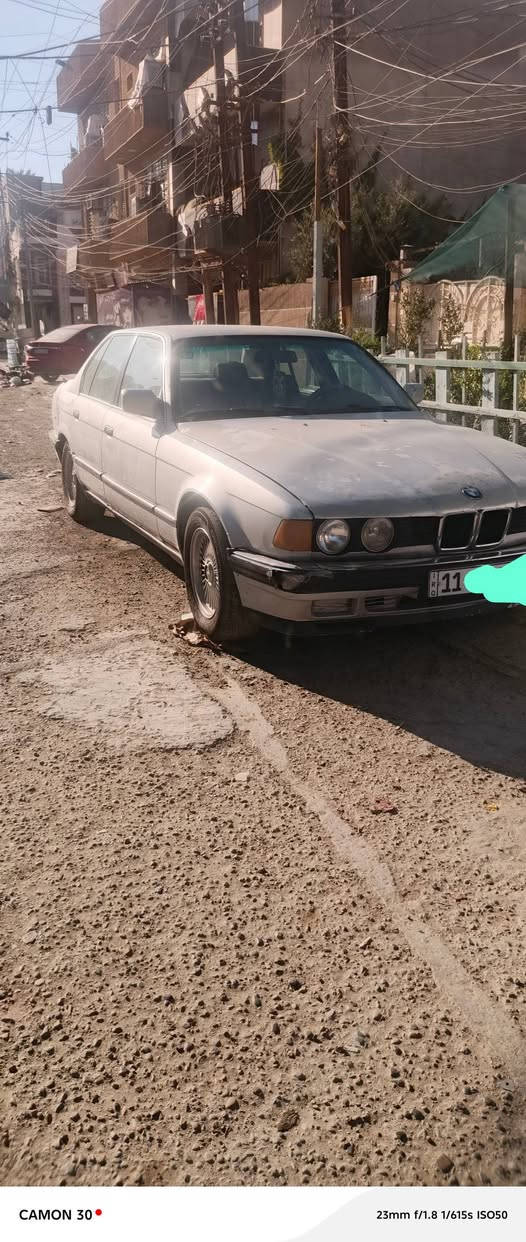 بي ام 735موديل 90 رقم بغداد انكليزي تبريد شغال داخل جلد سنتر لوك مكينه وكير نضيفات ميكانيك حلو كهربائيات كله شغاله السياره بيه مكانات صبغ وبيه جراد نقصه رباطين اماميه السعر ٤٥بيهه مجال  ***********
