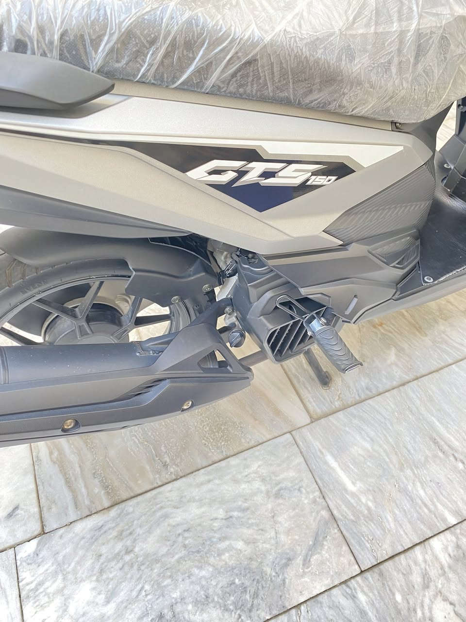 جديدة جدا على ايدي ماخذهة زيرو نوع جتي اس سرعة 160على وضع الشركة عنوان بغداد الدورة السعر 850 اتصال   مال جناي***********
