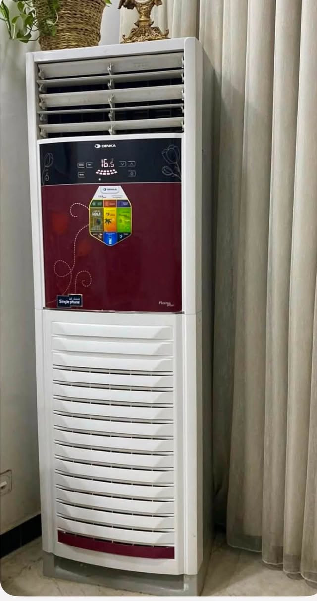السلام عليكم.. للبيع سبلت كنتوري (عمودي) ماركة دنكا الأصلية، حجم 3 طن.
الجهاز بلادي 100%، نظافة تامة جداً (بحالة الوكالة) واستعماله قليل ومحشوم. تبريده ثلج ما شاء الله وما مفتوح ولا مصلح نهائياً.

المواصفات:

الحجم: 3 طن (36000 BTU) يدفع هواء قوي جداً وممتاز للمساحات الكبيرة والصالات.

الحالة: نظافة 90%، راديتر بلادي ونظيف جداً.

الشرط: شرط الفحص والتشغيل.

السعر: 950,000 دينار عراقي (تسعمائة وخمسون ألف دينار).

المكان: [حله / حي الامام]
للتواصل والاستفسار: [***********]  وتساب فقط.
