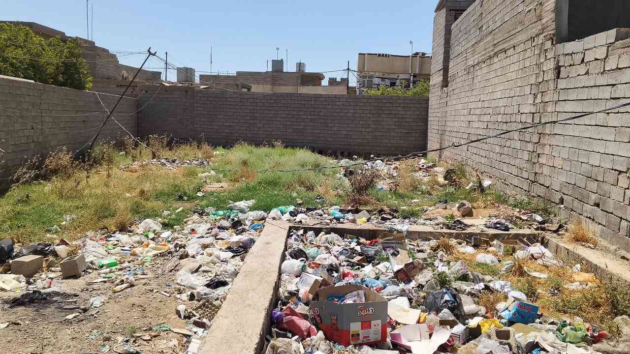 قطعة ارض للبيع بشارع الامير قريب على بيت حتروش
 350 متر 
بصف بيت ابو رعد 
للأسفسار الاتصال على الرقم ***********
