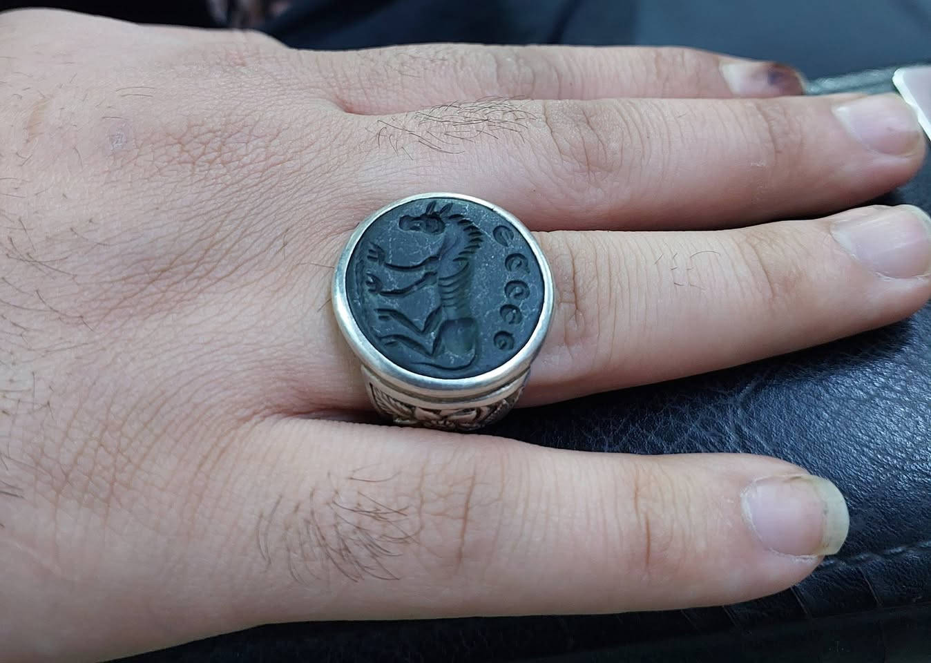 تحف ونوادر عباس أباد 
قياس 23
السعر ١٧٥ الف


**إذا كنت صاحب هذا الإعلان وتريد حذفه لأي سبب، رجاءا أرسل رسالة إلى الدعم الفني**