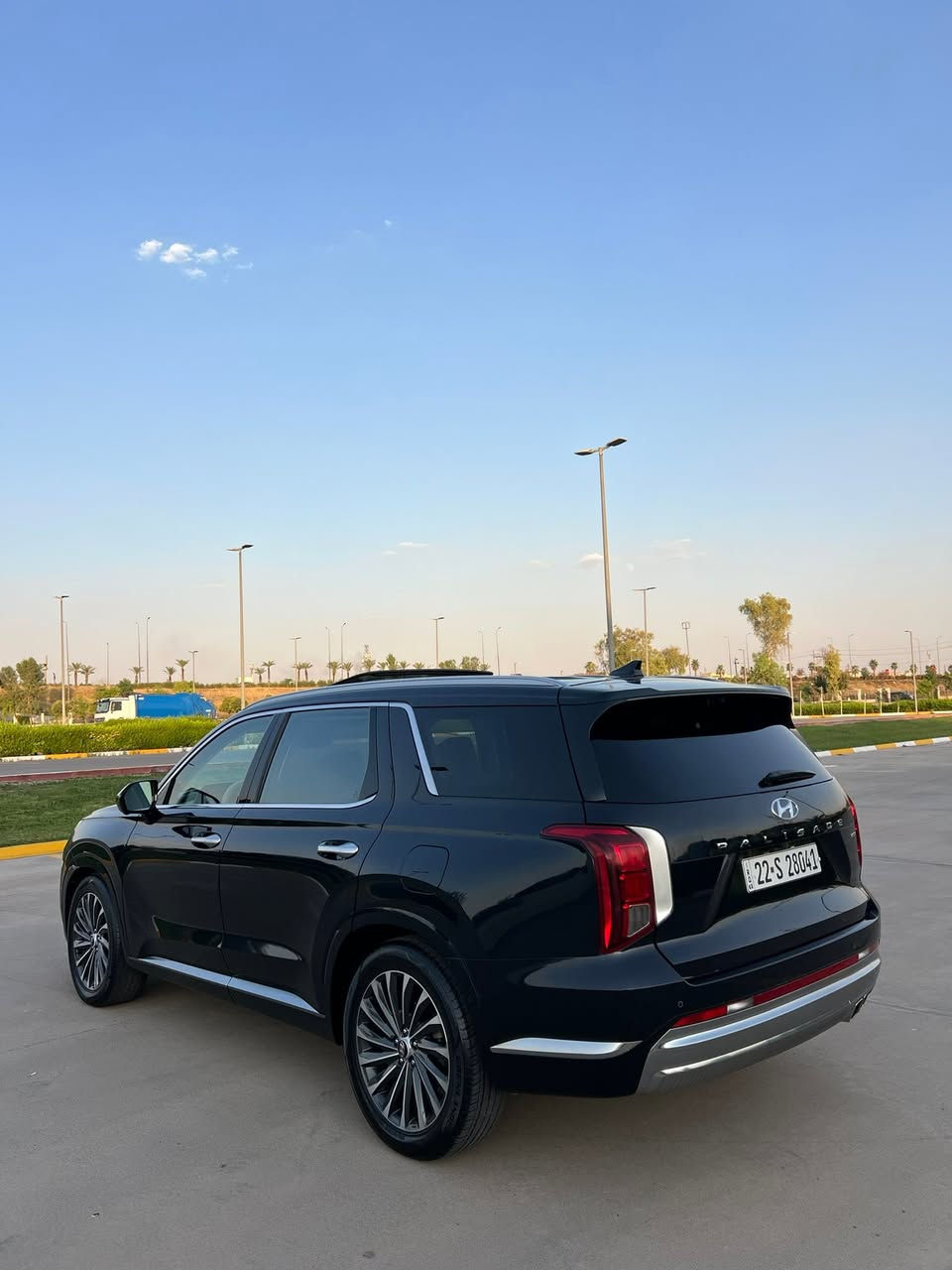 للبيع هونداي بلسايد 2024
فئة گلگرافي فول اعلى فئة 1/1 VIP
المحرك V6 (كير ومحرك شرط +تبريد ثلج❄️
دفع رباعي HTRAC AWD وضعيات قيادة (7)
كشنات امامي خزن ميموري +مساج + كهربائي امامي وخلفي+ تبريد وتدفئة امامي وخلفي +تدفئة ستيرن           7 راكب جلد ابيض ملكي /سقف كنتارا دبل بانوراما 
كاميرات عدد (6) 360 
انارة داخلية متغيرة 10 الوان 
نظام صوت Harman Kardon ب 12 سماعة
اوتو بارك + بصمة تشغيل + بصمة ابواب
رادار امامي +خلفي+ جانبي + حساسات امامي وخلفي
داتاشو+ شاشة ديجتال كبيرة+ شحن لاسلكي 
صندوق كهربائي شفط 
مراية وسطية رقمية (كاميرا) 
ستائر خلفية بل ابواب
وبعد بيها اهواي مواصفات 
صبغ بونيد وجاملغ + جاملغ خلفي كلير امريكة وبيها مكانين شخط معدل PDR ( كلشي بيها ذكرت ).                                رقم اربيل ب اسمي ومكان السياره اربيل 
السعر (240) 
*********** اتصال او واتساب
