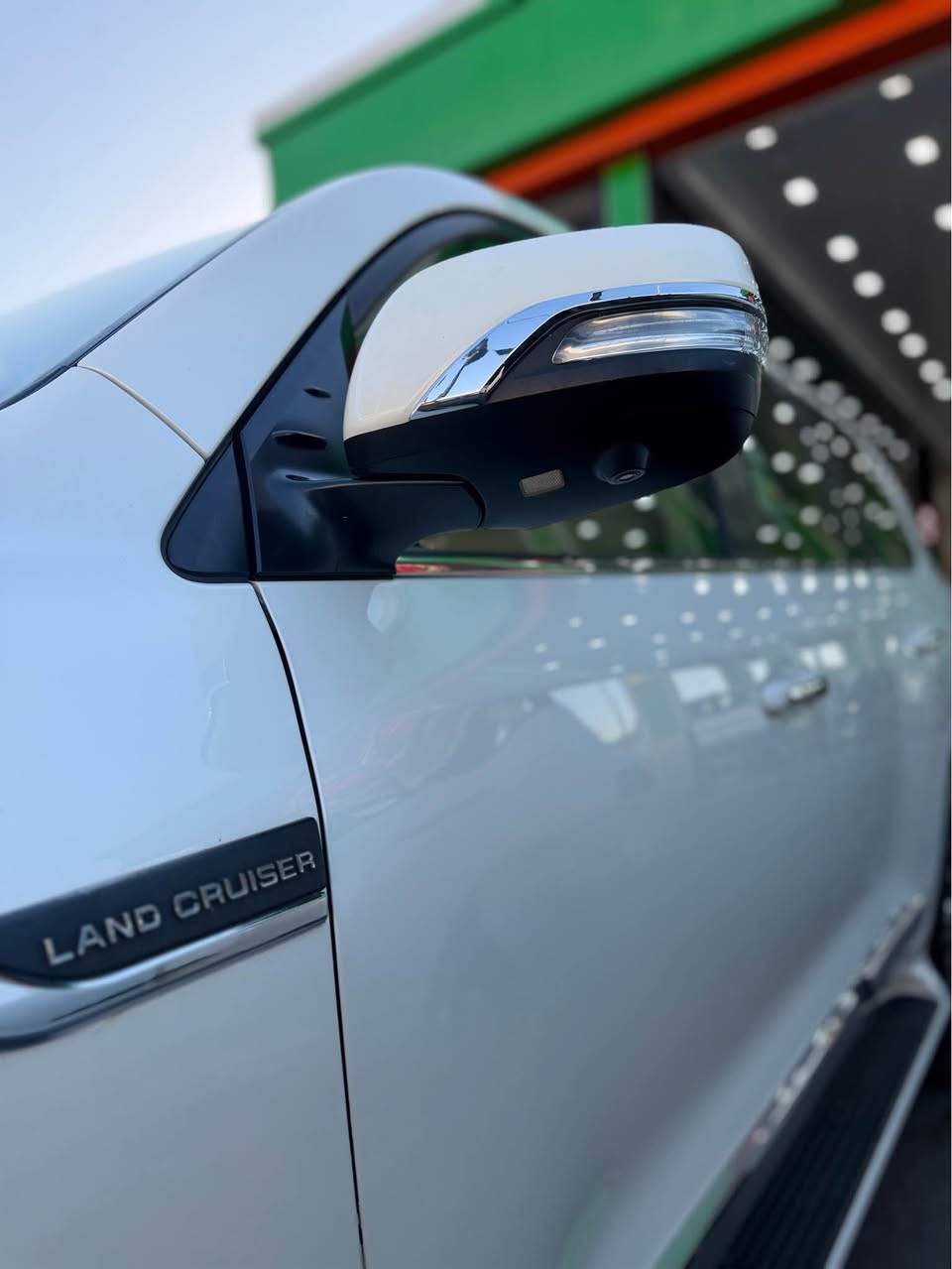 لاندكروز 2021 GXR 
رقم سليمانية 
ماشيه 83,000 km 
سونار موجود بالمنشور سيارة جديدة ونصيفة خدوش بسيطة جداً اغلبها بوليش تروح 
بيع سريع وسعر مناسب 
*********** بغداد, العراق
