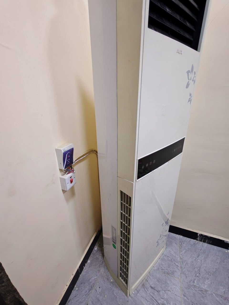 سبلت اواكس 2 طن سعر 450 الف/رقم الهاتف ***********
