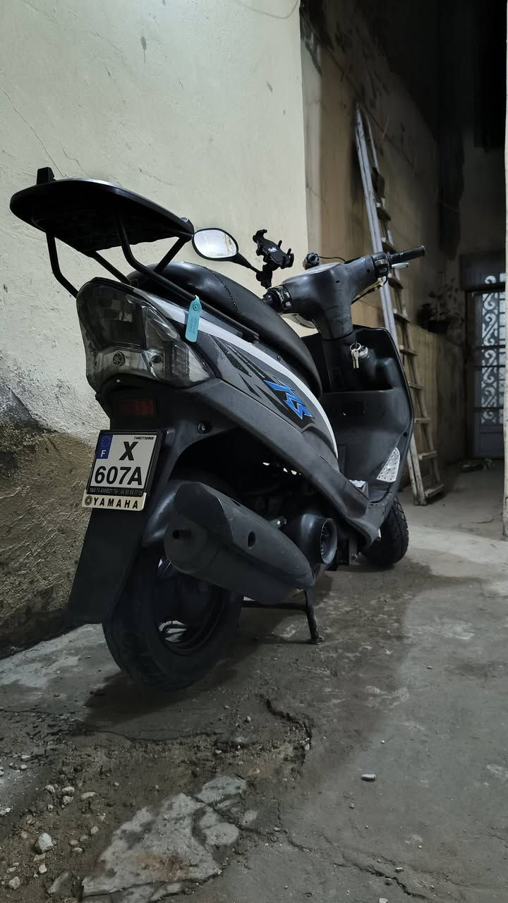 السلام عليكم ماكس عدلة ار اس رمبة اوراق ومكاتبة

كفرات الدراجة 
كل كفراتها وعضامها و اليلات والبك لايت والصندوك كلة ختم واحد اي شي ما مبدل بيها

مكينة الدراجة 
٤٩ سي سي بلاد
ناعمة و نظيفة ما مفتوحة نهائي

شلعه ومعدل بلادي 

كهربائياتها كلها شغالة 

التزويد الخارجي العليها

رقم 
سبايلر
مراية
لايت عالي ناصي
جهاز ٤ اشاير
دوسات 
كاربت او ارضية ار اس
حامل تلفون
اشرطة للدبلات عدد ٢

دراجة تاخذها تكلي رحم الله والديك 

سعرها مليون و٢٠٠ غير قابل للتفاوض نهائي

مكاني كربلاء 
رقمي ***********
