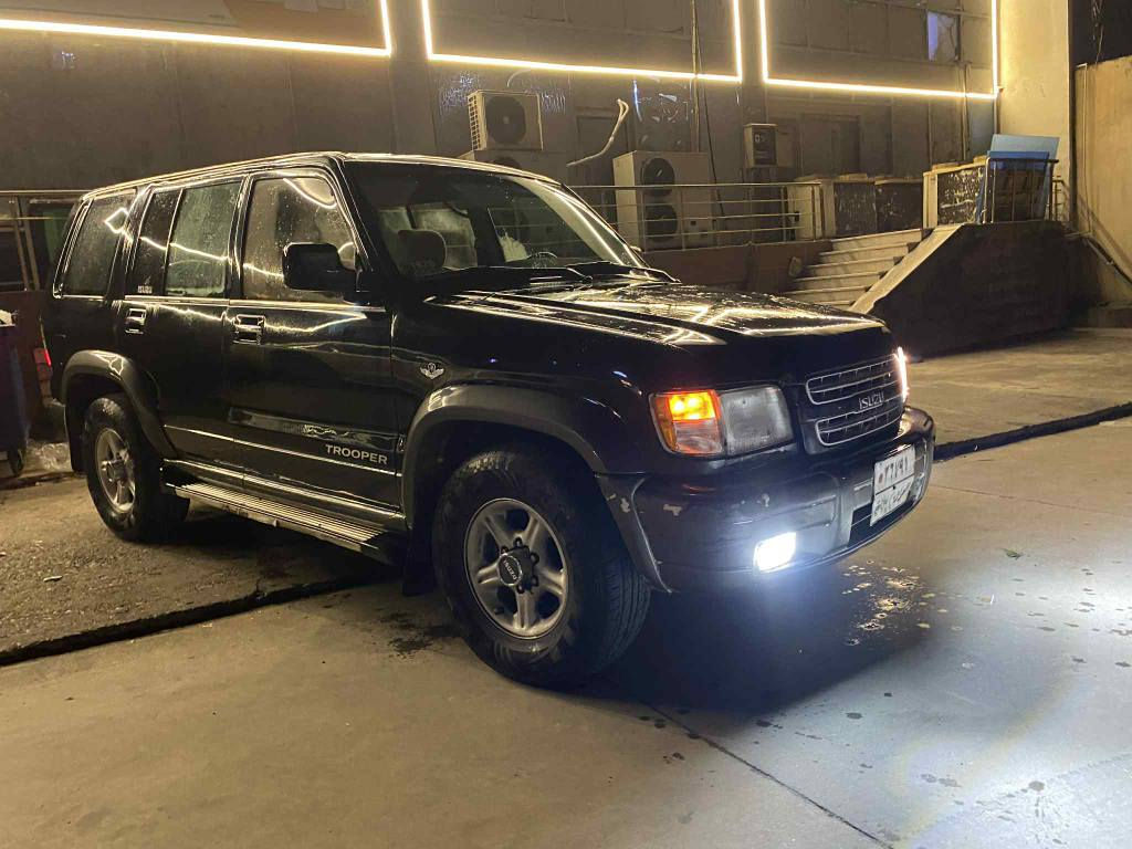 ئەسۆزۆ 2000ئۆتۆماتیک تەحویل ئەسلی ناوزەرد دەبل ئێرباگ دژە خلیسک تراکشن تەبرید ساردو گەرم 
تەحدی سورعە مەکینە3.5لیتر بلاجکتۆر استراد خاص ویل کەپ زینۆن دەبڵ گێچ کارەبای مەزبوت چوار جام کارەبای ئاوێنە کارەبای بێ بۆیاخ بێ دەعم تەنها سەقفی گەر بوە
هیچی پێوەنیە سەنەوی بەسەر جوە ژینگەی دراوە 
گێڕ مەکینە تەقەو رەقە تەبرید بەشەرت پێشوو دوای تازە داگیراوە لۆک لۆکە ٢٨٠هەزاری حەقیقی رۆشتوە فول مواسەفاتە 
سعری 60$گەڵاو مەعامەلە شوێن سلێمانی
*********** السليمانية, العراق
