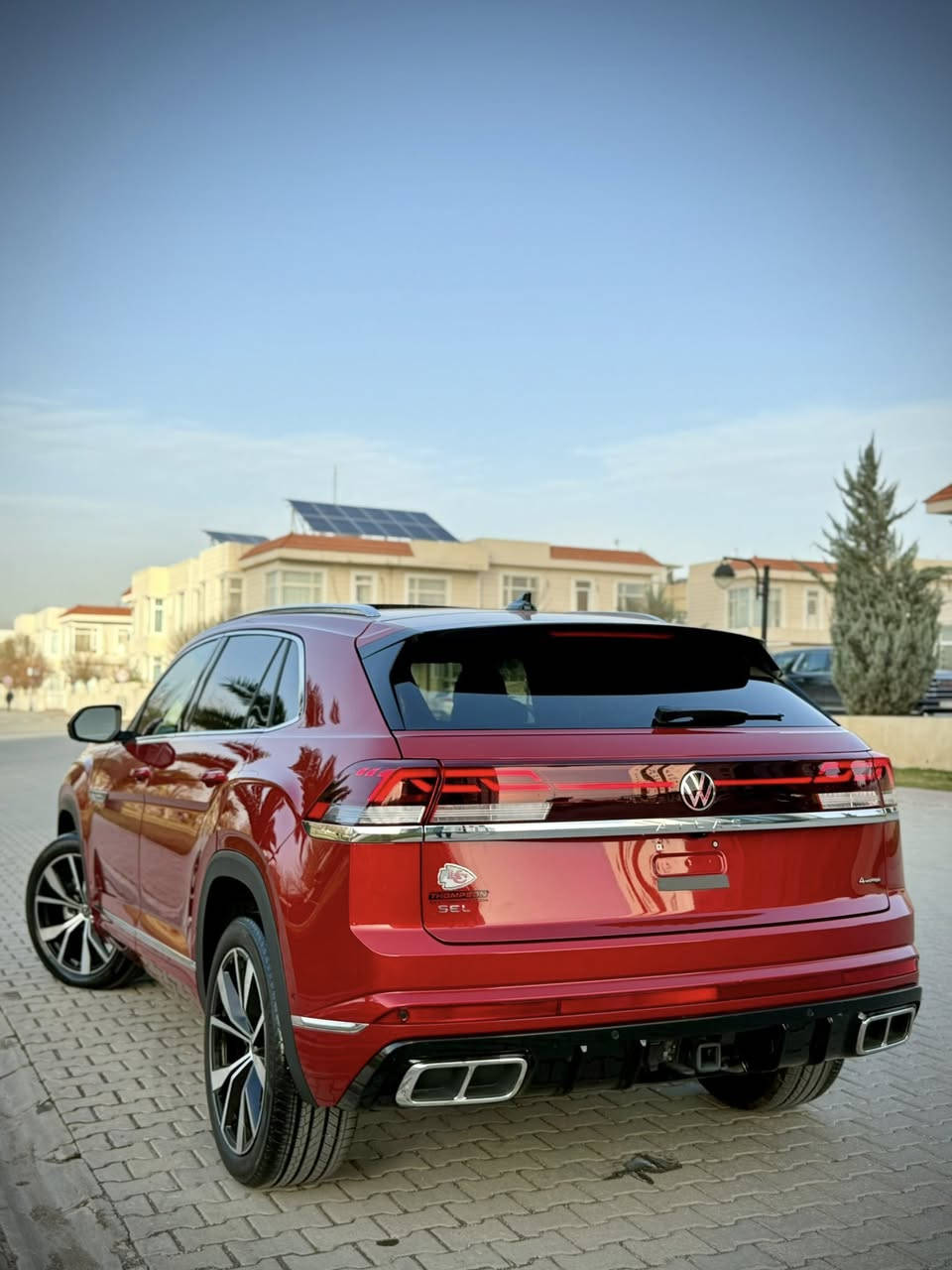 Volkswagen Atlas SEL Premium R-Line 2024
‎حجم المحرك 4 سلندر 2000 تيربو
‎عداد المسافة : 13 الف فقط
‎ضرر :   بنيد صبغ  فقط بدون دواخل لغد شاصي سليم شرط فحس 
‎دعامیە و رادیترات و بجم کلة بلادي
‎اعلی المواصفات 1/1 :
‎بصمة تشغيل
‎بصمة أبواب
‎تشغيل عن بعد (Remote Start)
‎صندوق شفط كهربائي
‎فتحة سقف بانوراما 
ده بل اكسل نيضام 4MOTION
‎رادار أمامي (تحديد مسار)
‎رادار جانبي (نقاط عمياء)
‎رادار خلفي (تحذير من الاصطدام)
‎كاميرات محيطية 360
‎5 كاميرا
‎سستم سماعات Harman cardon
‎تحكم وضعيات القيادة Drive Modes 
‎اوتو بارك Auto Park
‎تبريد مركزي لمس
‎كشنات ميموري، خزن
‎كشنات جلد+تدفئة تبريد كشنات كهرباء
داخل ابيض بيلادي
كشنات خلفي هيتر
‎هاند بريك بصمة
Android Auto 
Apple Car Play 
‎مانع انزلاق+ABS
شحن موبايل واير ليس جارج
‎شاشة كبيرة لمس
‎حساسات خلفية+ كاميرا 
‎تحكمات استيرن
‎اوتو ستارت Auto start 
‎اوتو ستوب Auto Stop 
‎وبقية المواصفات المعروفة
‎‏‎ 
‎مکان سیارة  سليماني 📍
‎‏‎سیارة بدون رقم تترقم شمالي اربيل سليماني دهوك
‎‏‎‏‎للاتصال والاستفسار
***********📞

